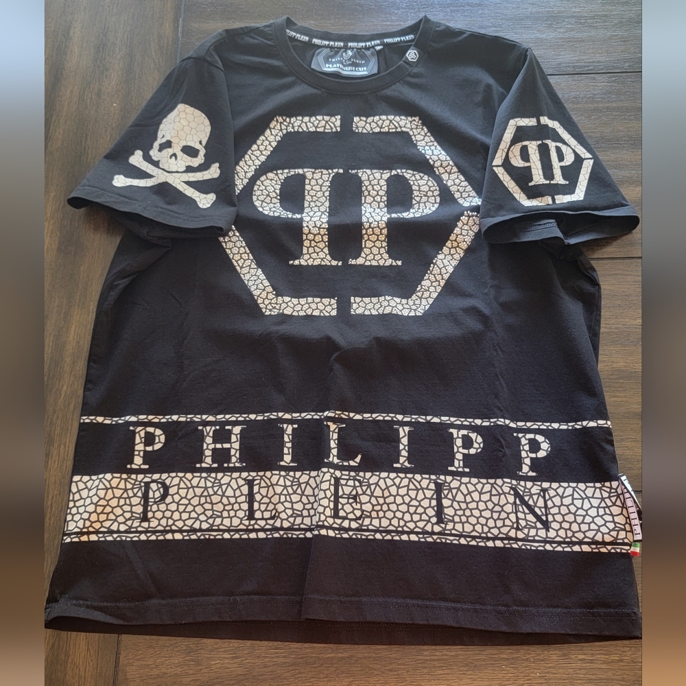 High fashion t-shirt